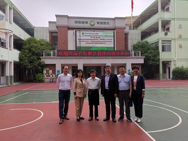 河南省社旗县教体局领导和初中校长到第九初级中学交流学习.jpg